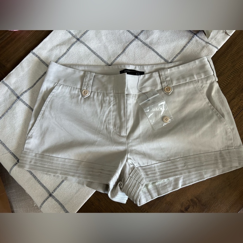 BCBG MAXAZRIA khaki shorts